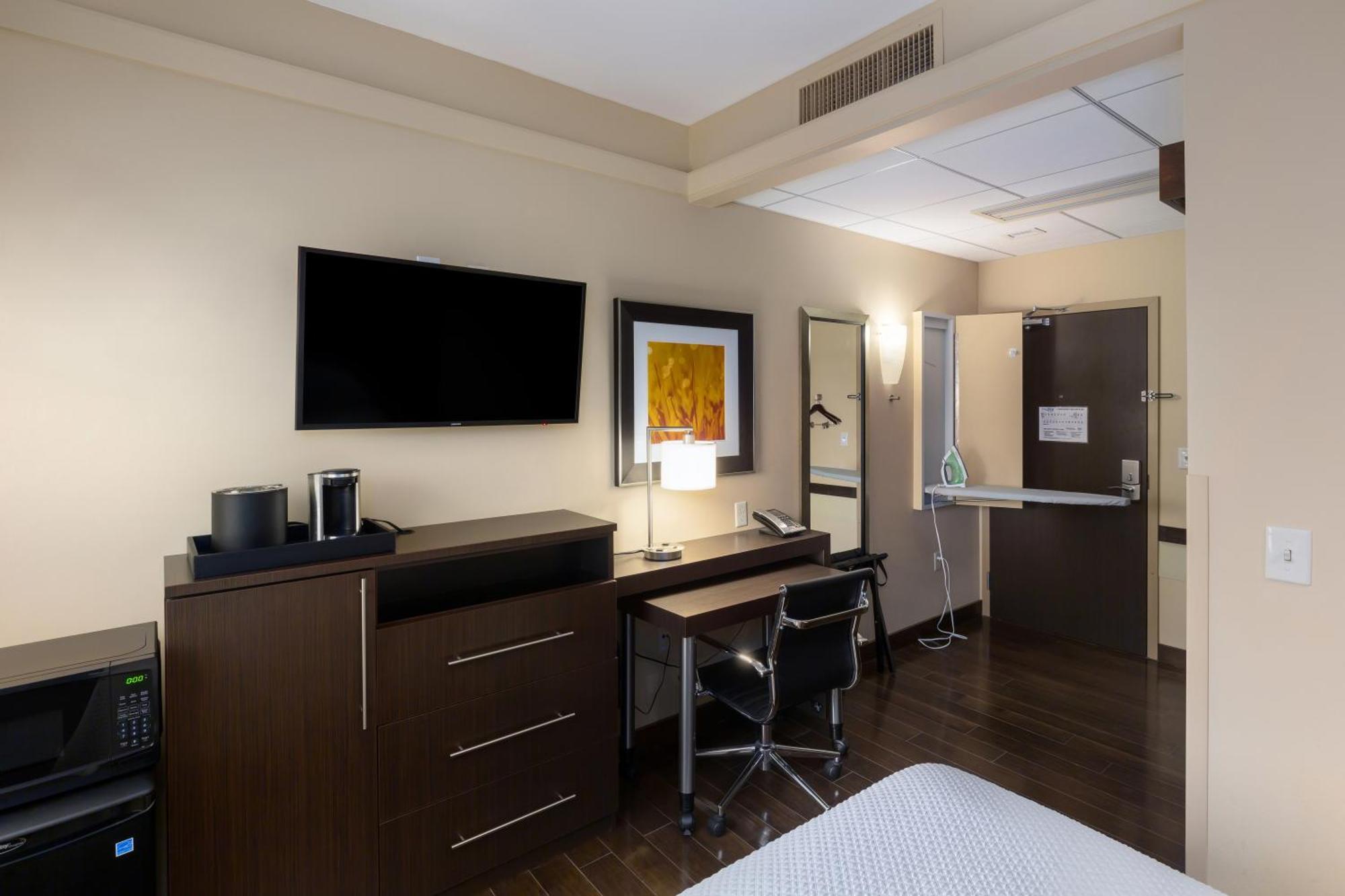 Aerostay Sioux Falls Room photo