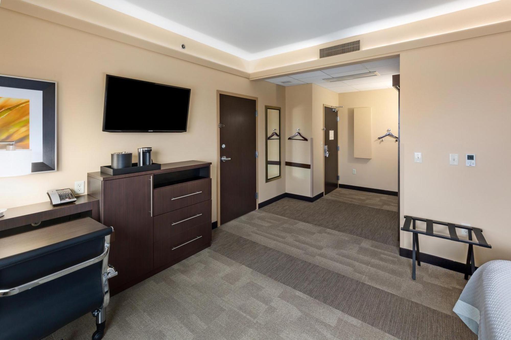 Aerostay Sioux Falls Room photo
