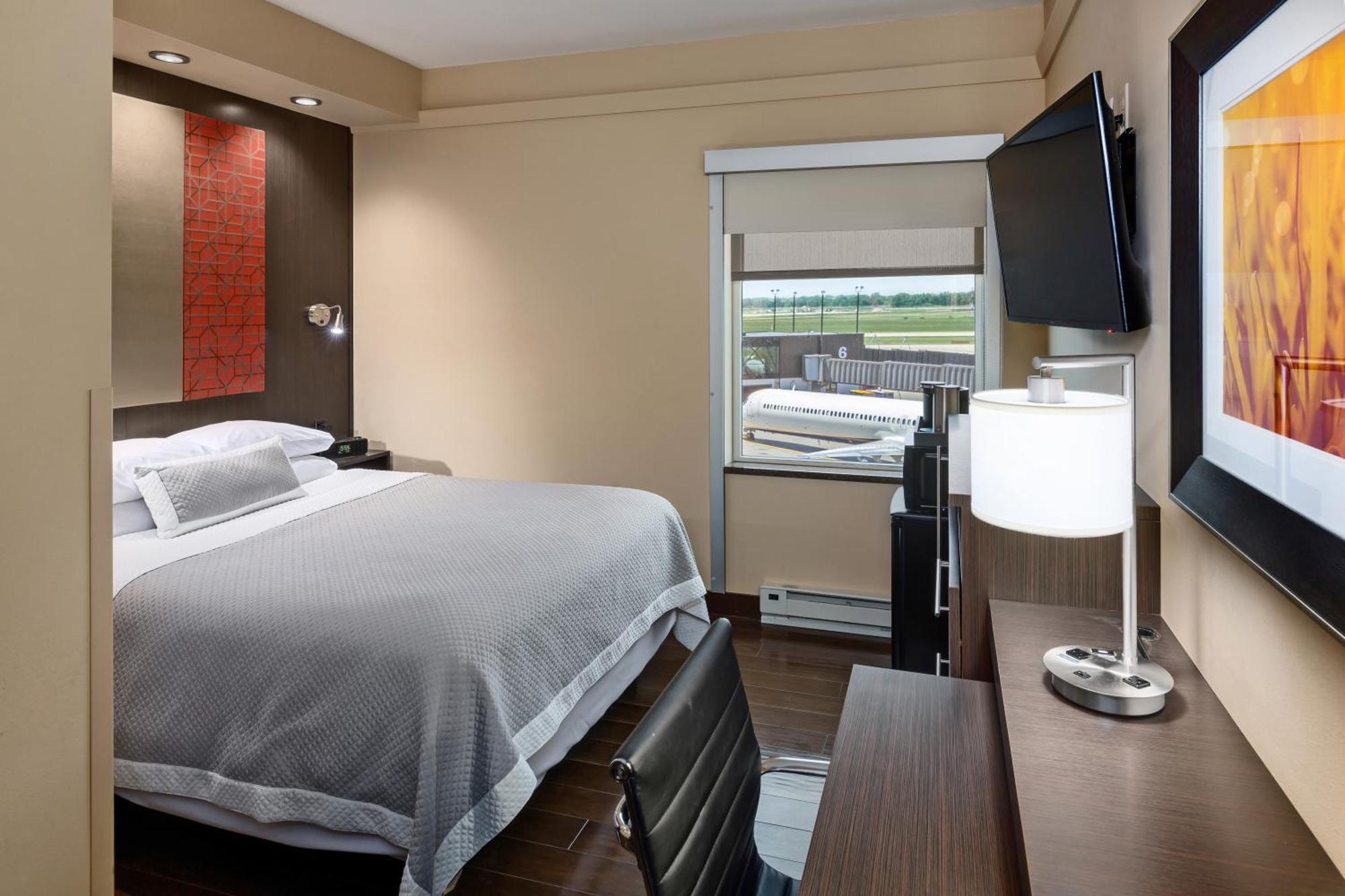 Aerostay Sioux Falls Room photo
